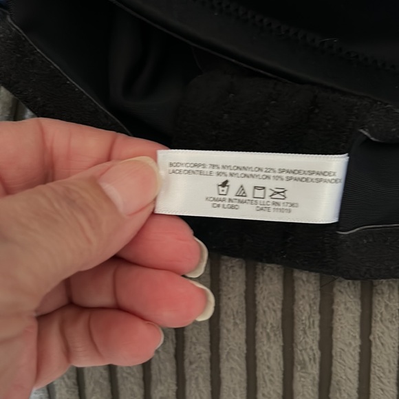 ELLEN TRACY black bra size 38D - Picture 7 of 7